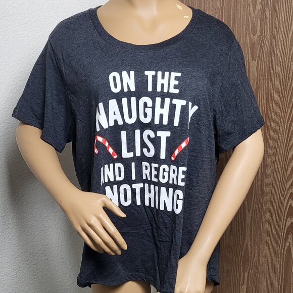 Torrid "On the Naughty List" grey short sleeve t-shirt EUC size 3 or 3X or 22/24 - Picture 1 of 7